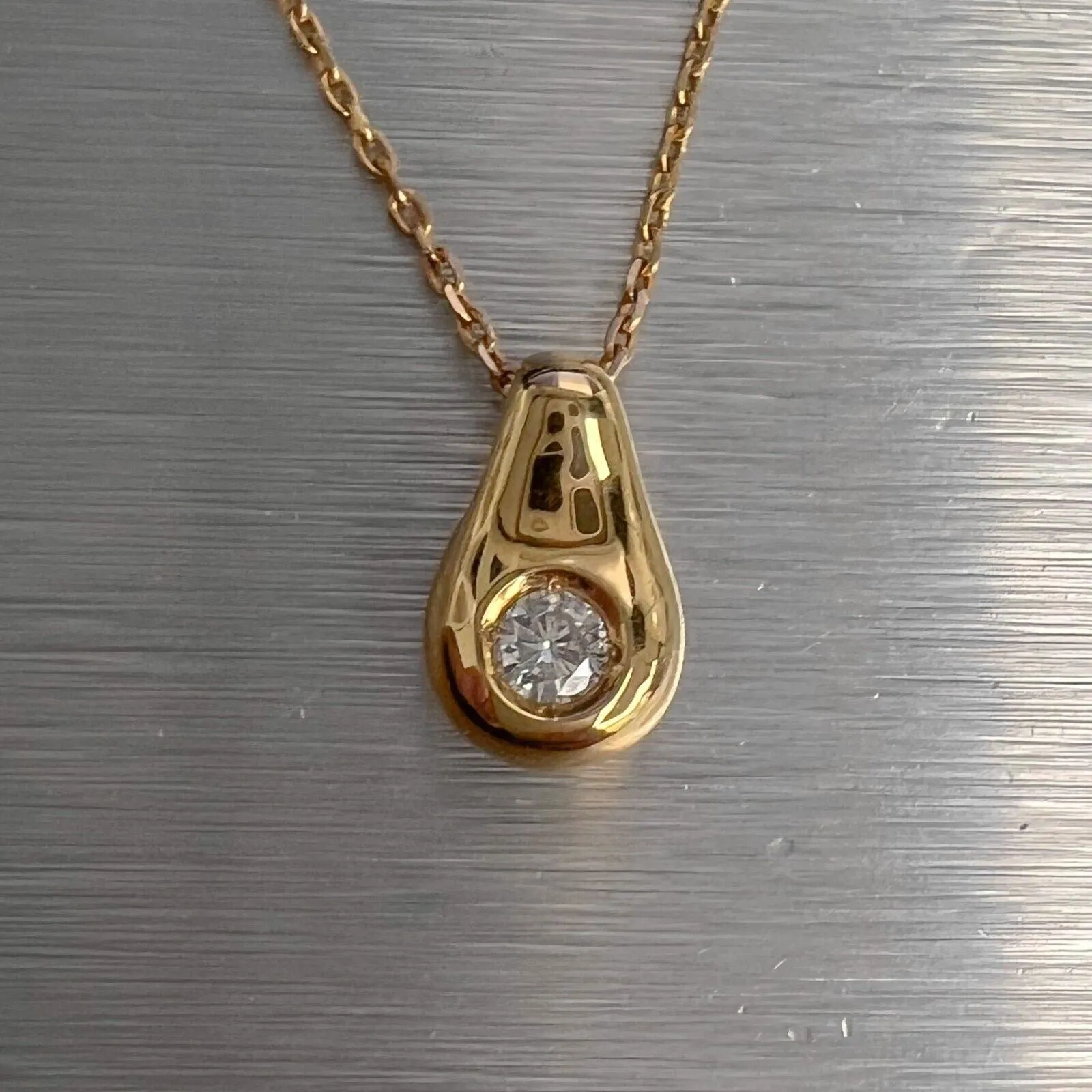 18k Yellow Gold Diamond Sculptural Pear Rain Droplet Pendant Necklace 0.10ct 16"