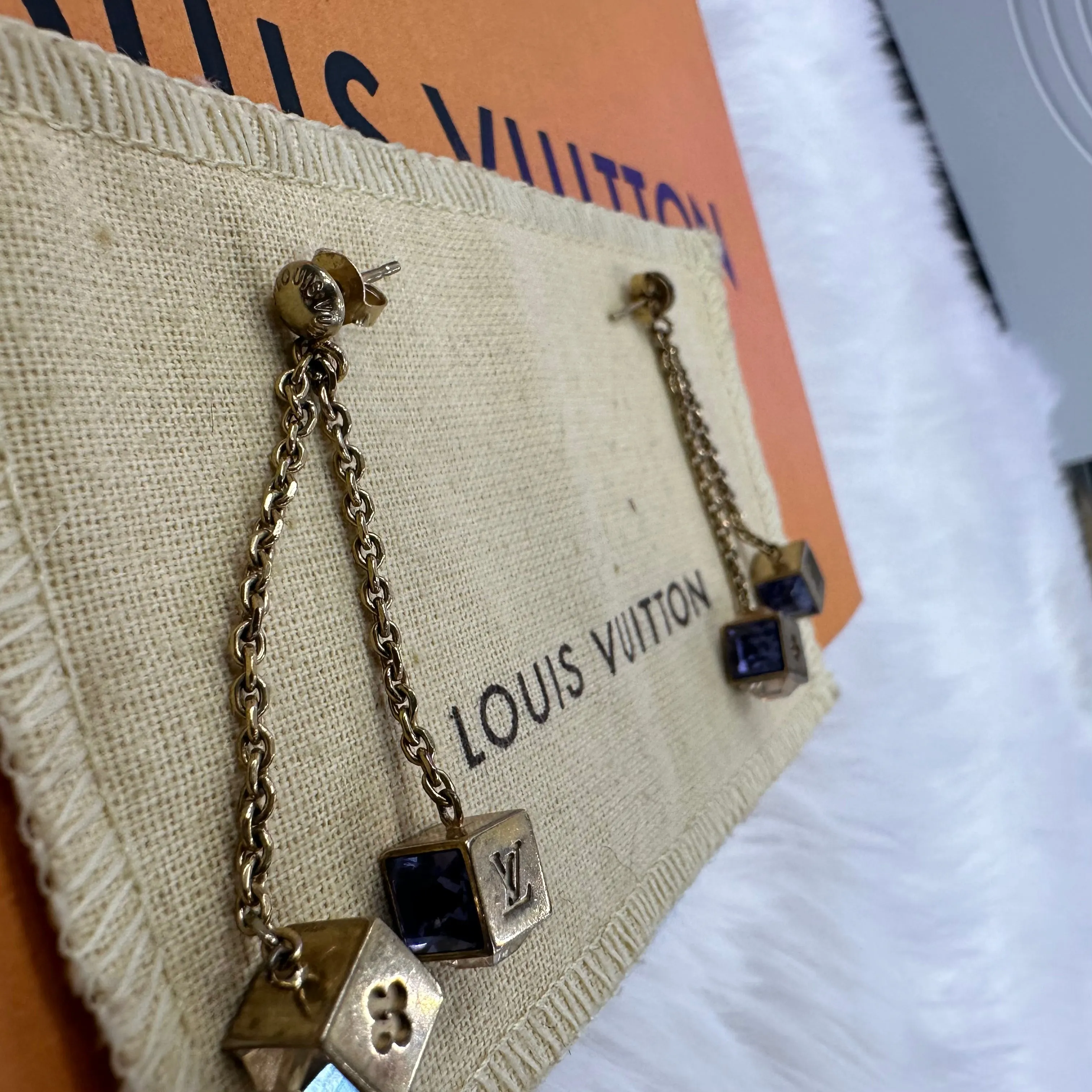 LOUIS VUITTON Gold Gamble Earrings