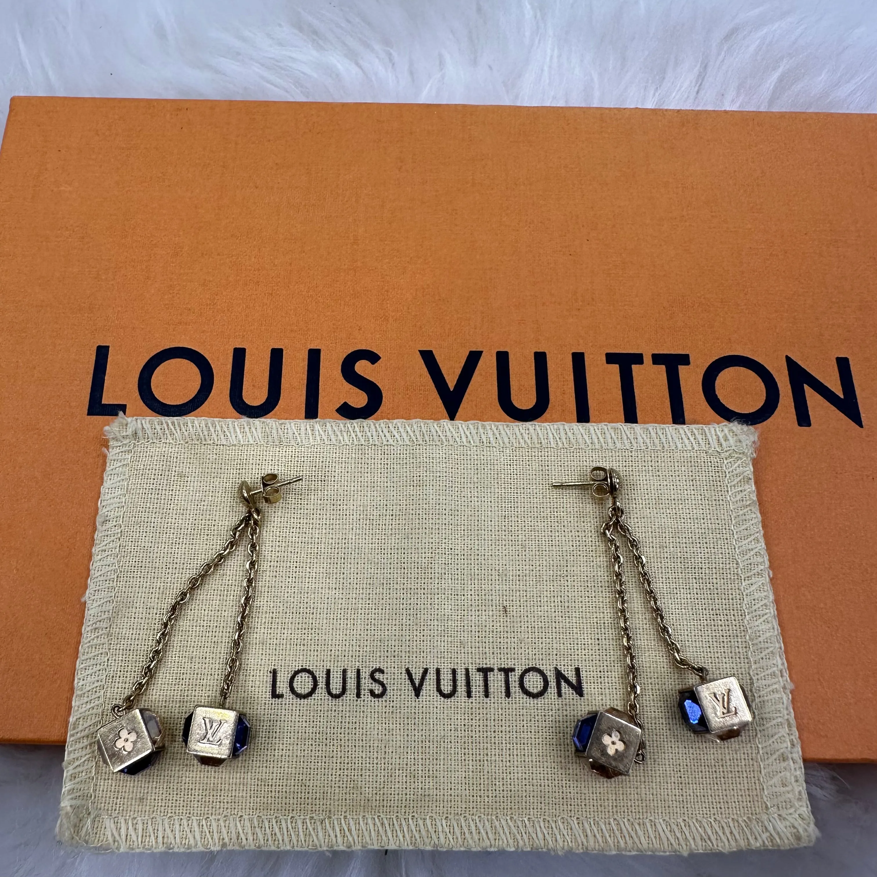 LOUIS VUITTON Gold Gamble Earrings