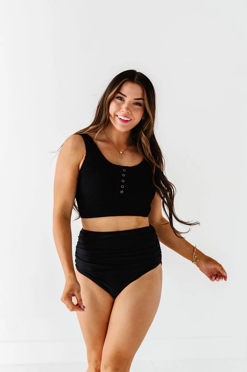 Surfer Crop in Black