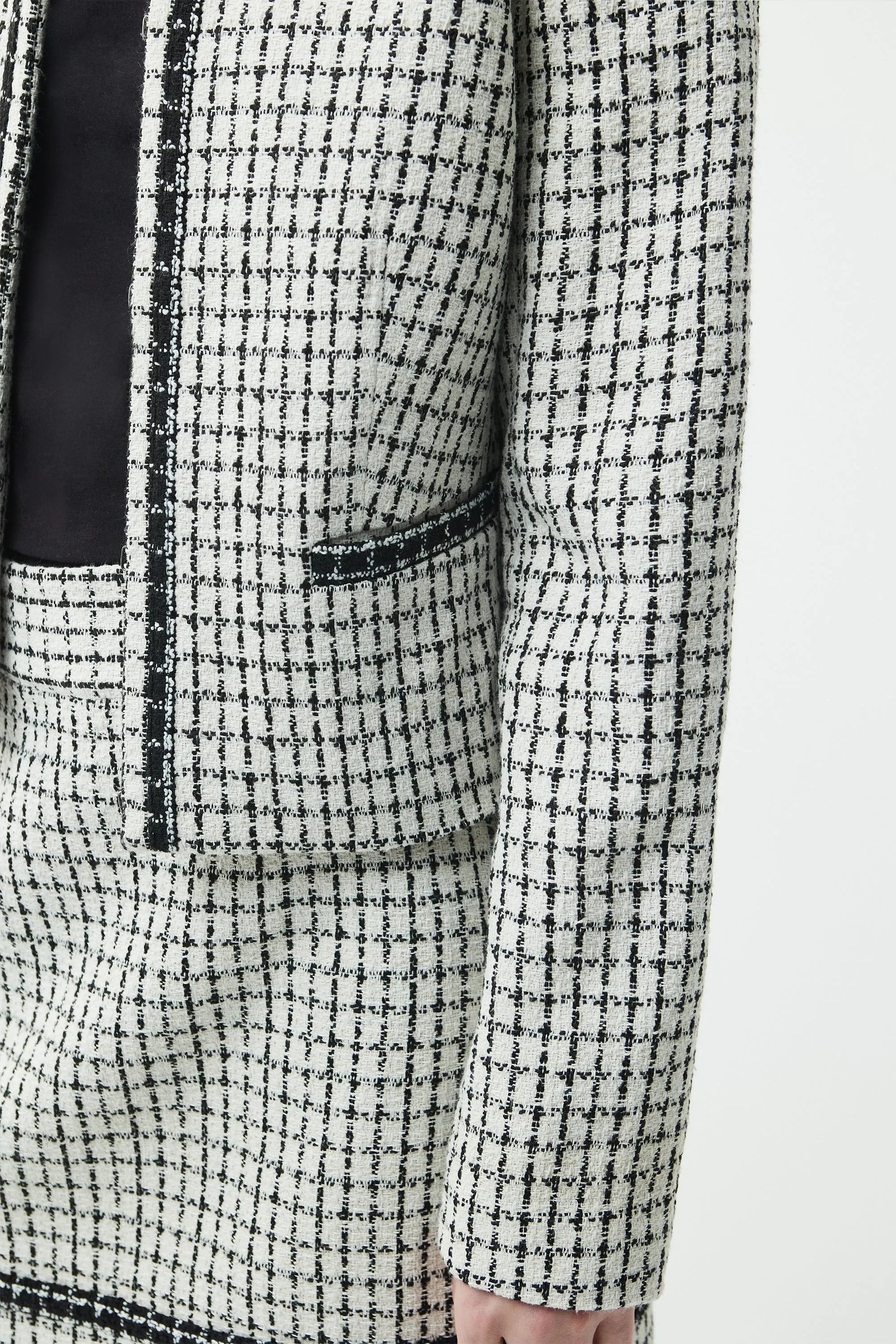 TWEED COLLARLESS BLAZER